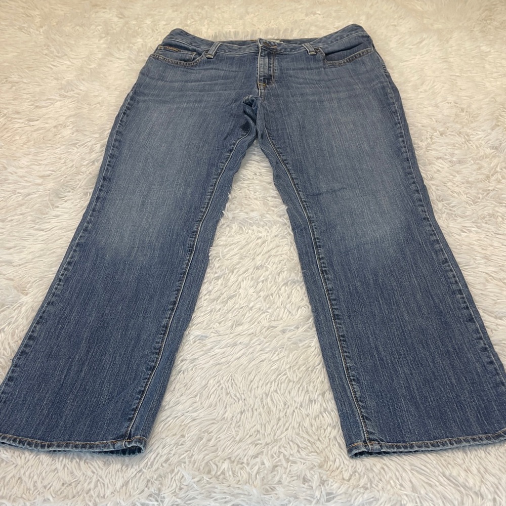 L.L. Bean Women's Straight Leg Jeans in Classic Blue SIZE 10